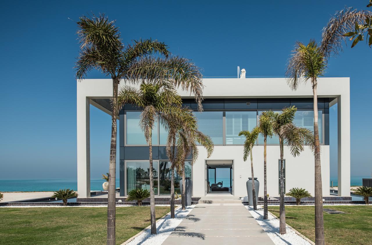 Nurai Island, Saadiyat Hotel Абу Даби Стая снимка Villa 1001, Marbella, Spain